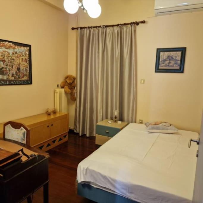 Classic Apartment In Kalamata Luaran gambar