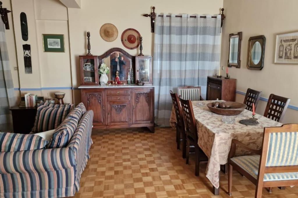 Classic Apartment In Kalamata Luaran gambar