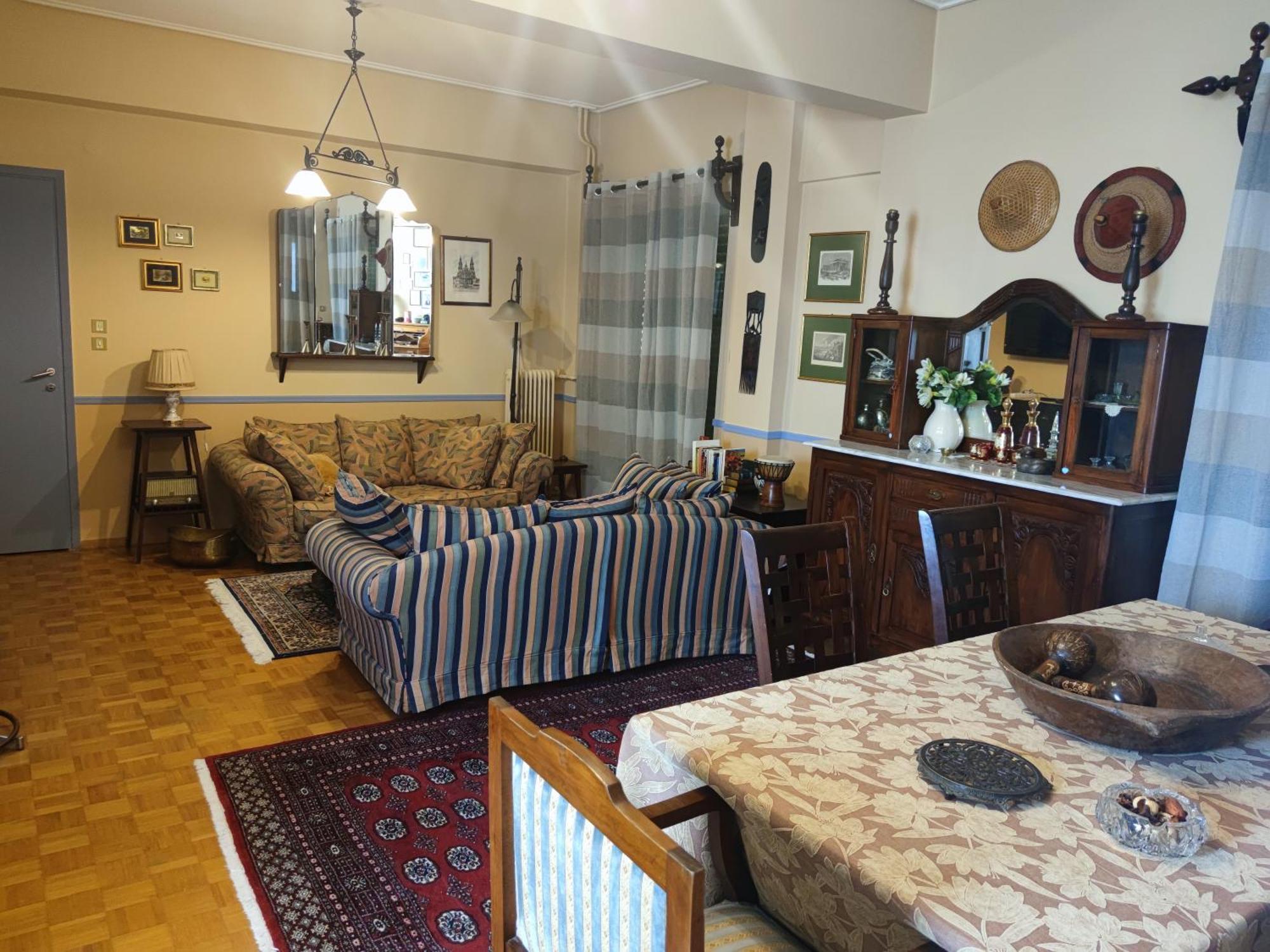 Classic Apartment In Kalamata Luaran gambar