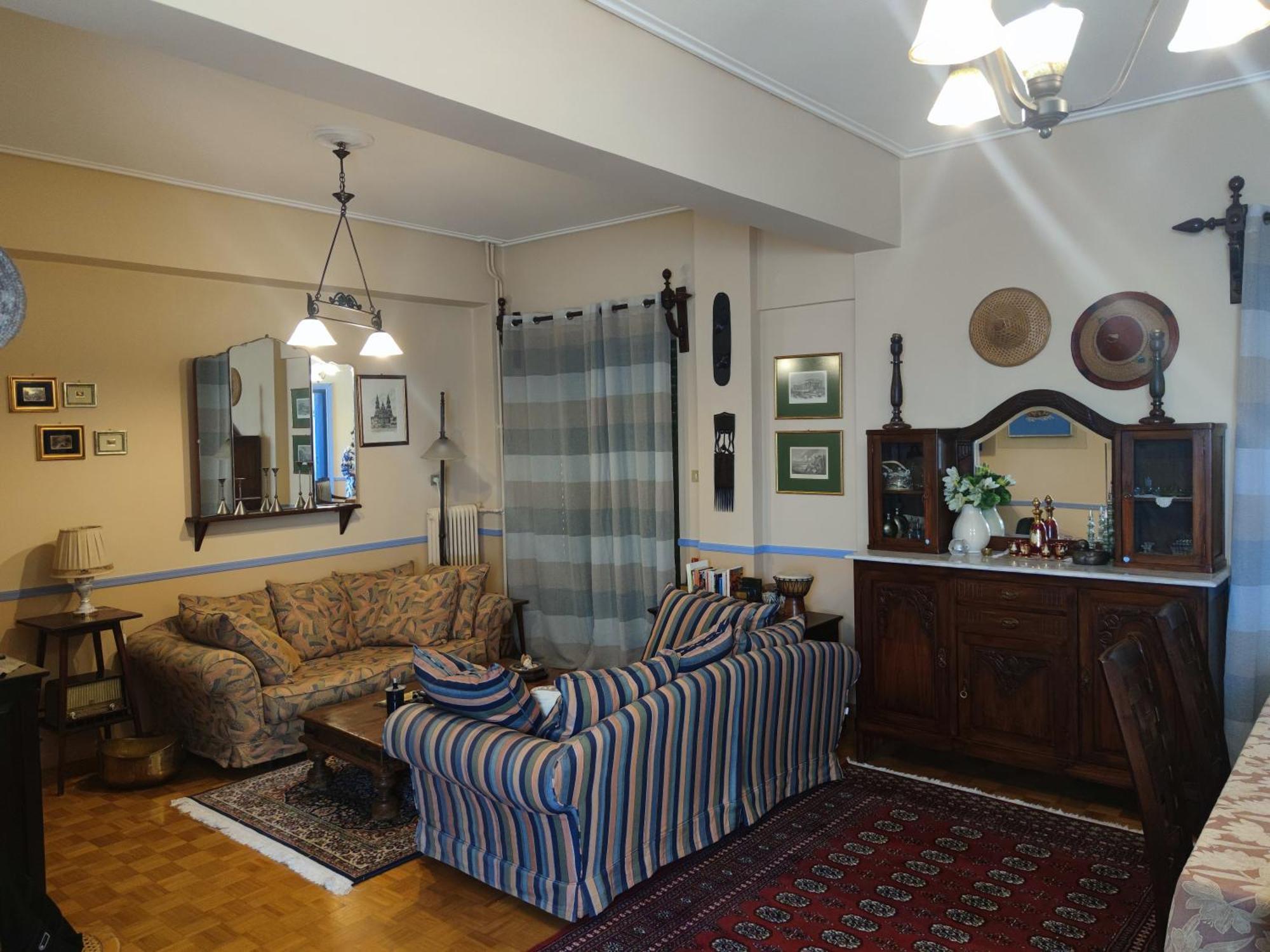 Classic Apartment In Kalamata Luaran gambar